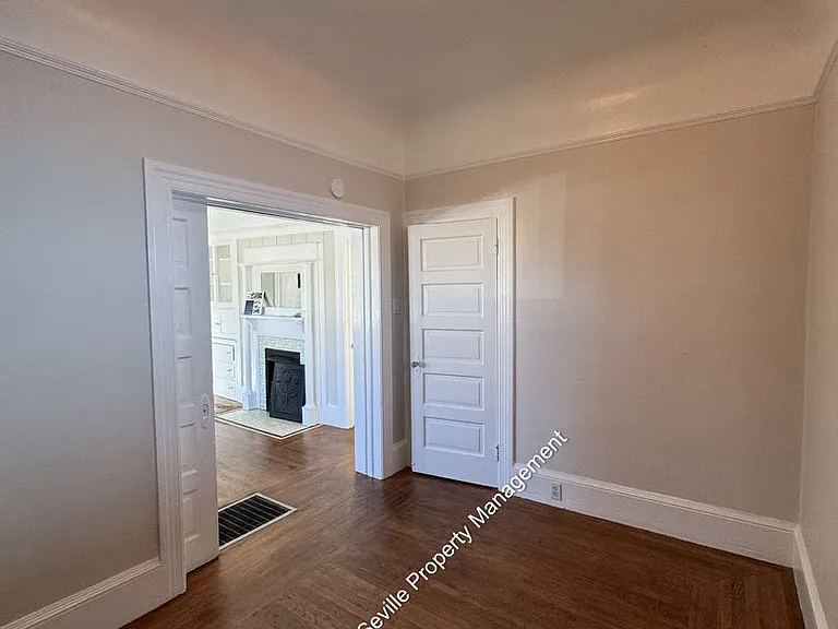 6525 Herzog St — Photo 9