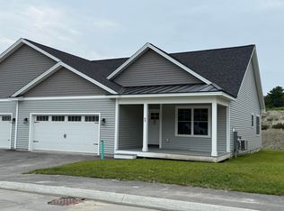 69 Brooks Edge Farm Rd #90, Westbrook, ME 04092