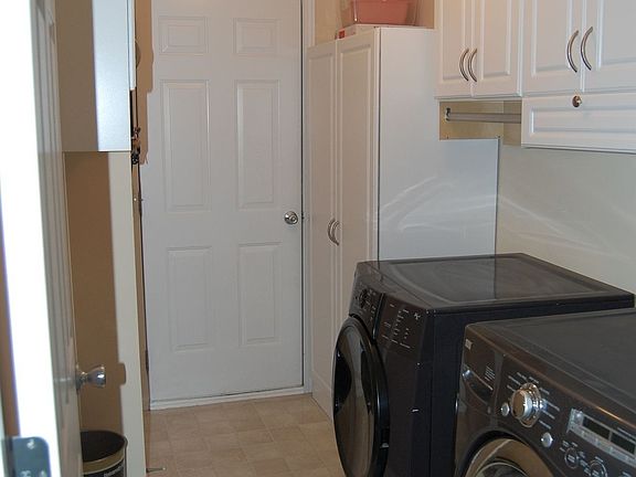 Laundry/Garage Entry