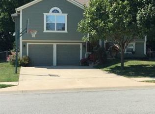 232 S Huntsman Blvd, Raymore, MO 64083