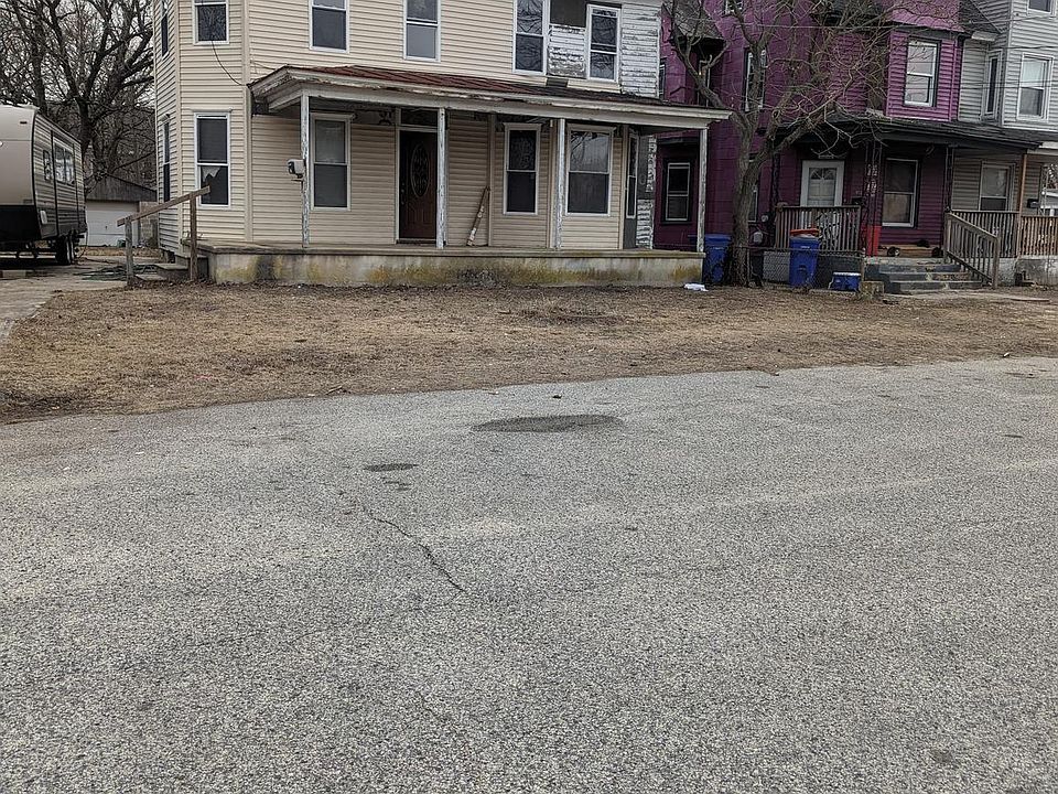 1st image of 304 S 6th St