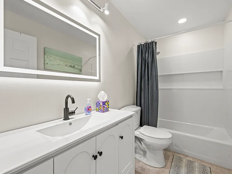 1260 Leslie Dr — Photo 6