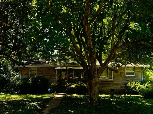 1908 San Jose Ave, Shively, KY 40216