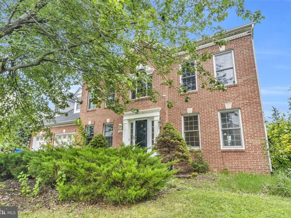 2608 Chriswell Pl, Herndon, VA 20171