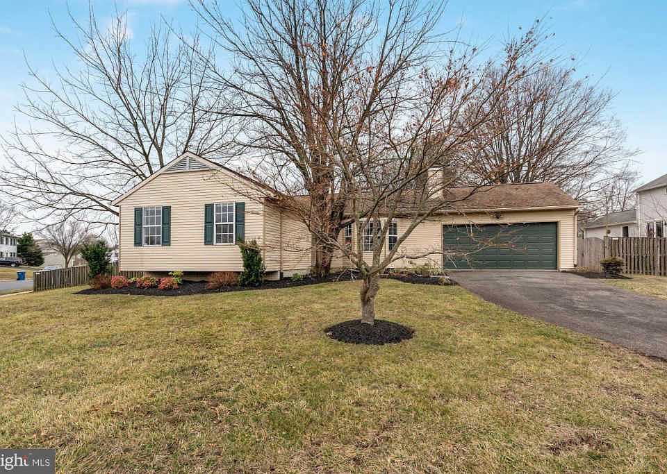 1st image of 1421 Kingsvale Cir