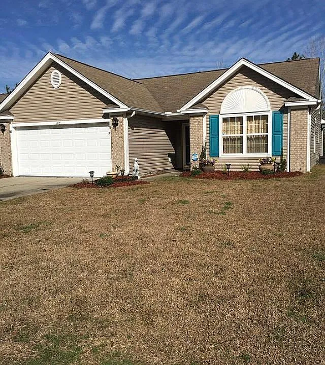 912 Elderberry Ln