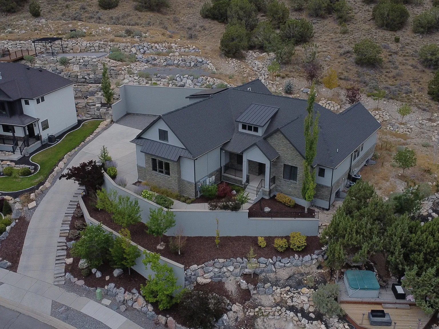 7 bed, 5341 sqft, $4,995 — Photo 1