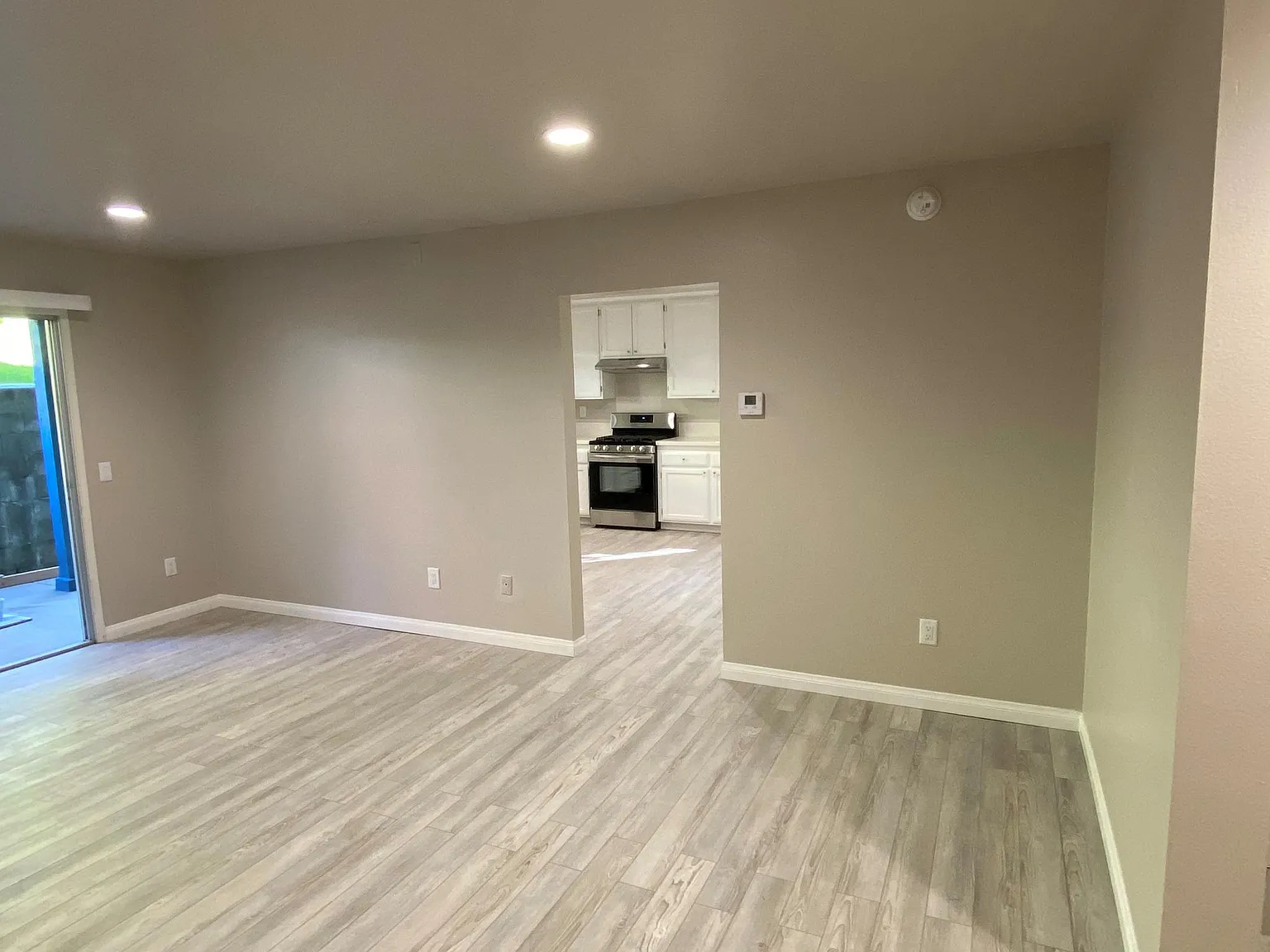 836 Valley Rd — Photo 2