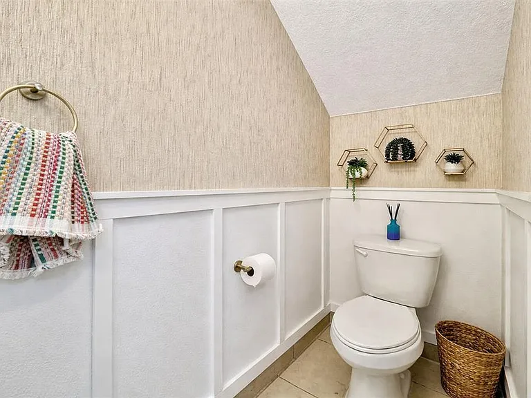 8458 Kelsall Dr — Photo 27