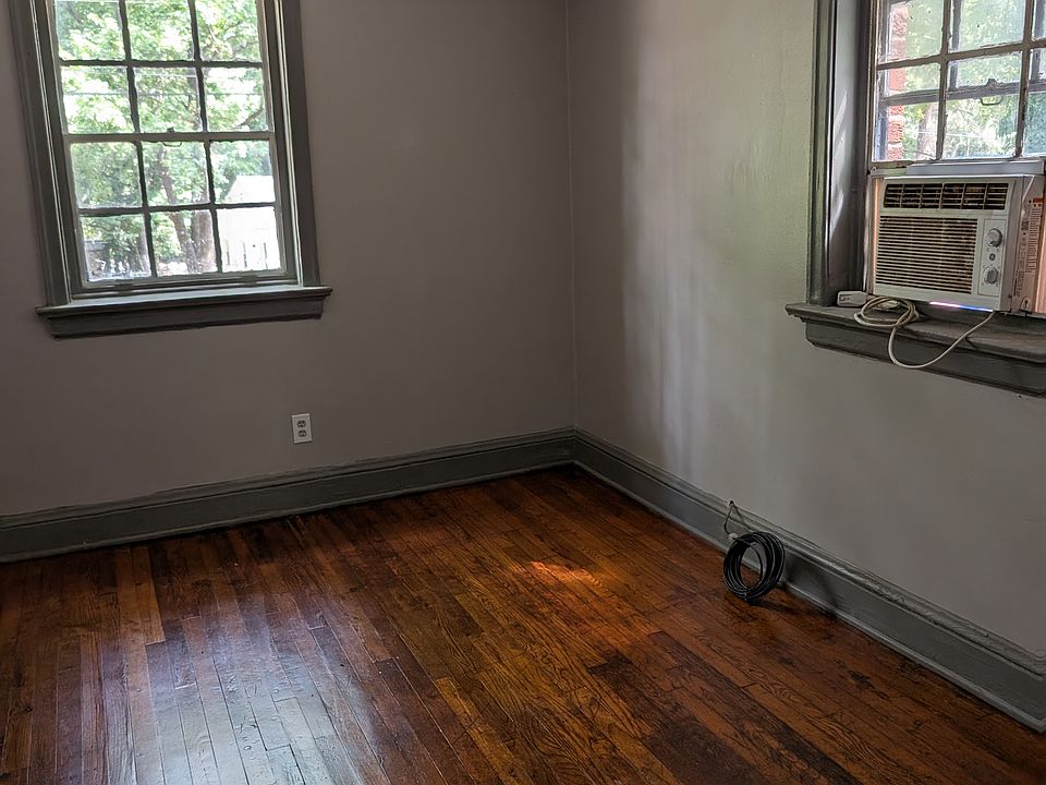 2nd image of 209 Colleton Rd