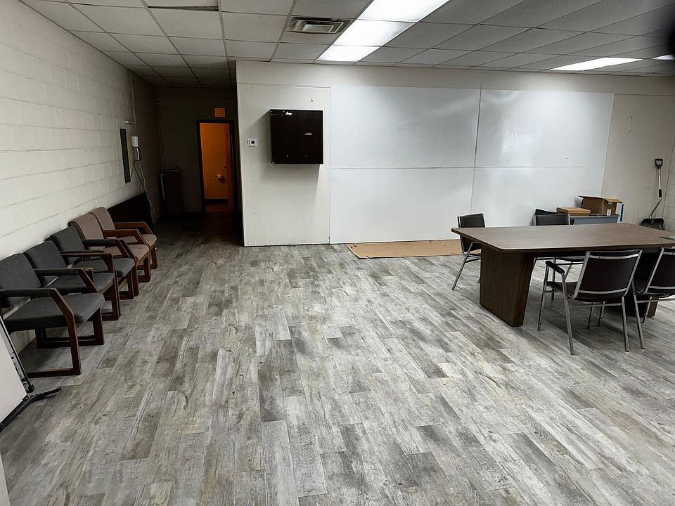 2nd image of 2333 S Fruitridge Ave Suite B