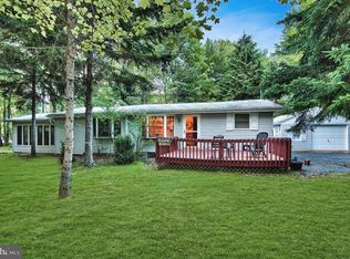 136 Squaw Trl, Pocono Lake, PA 18347