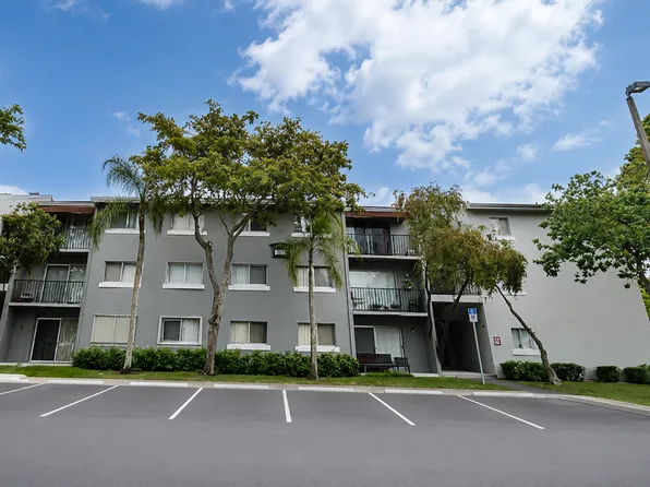 1080 N Benoist Farms Rd, West Palm Beach, FL