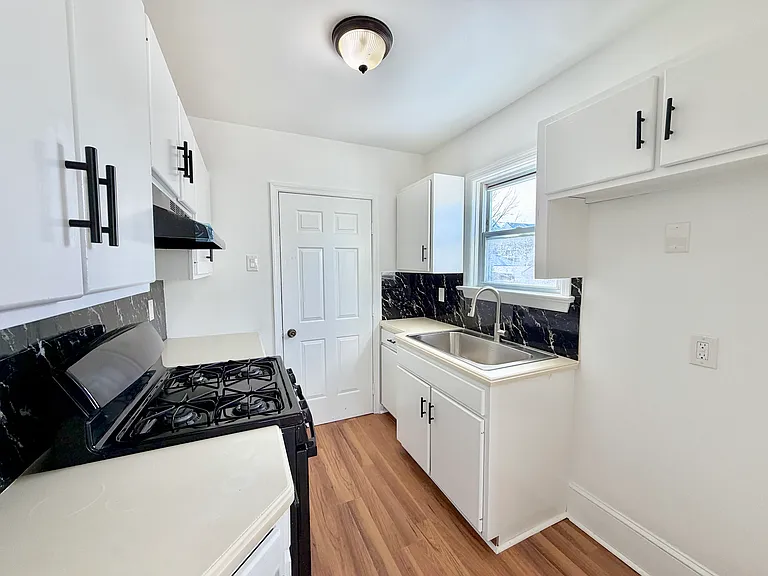 122 Summit Ave #2 — Photo 6