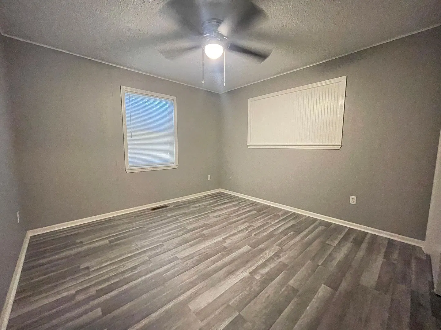 5377 S Hutchinson Ct — Photo 3