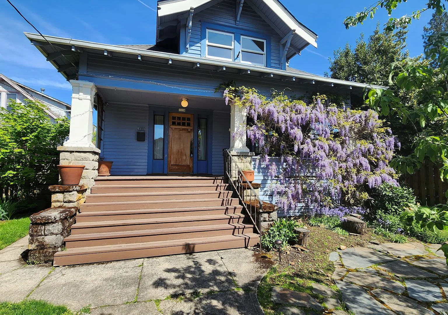 Classic 1914 4-Bedroom Bungalow with All The Right Updates - Alberta Arts! — Photo 3
