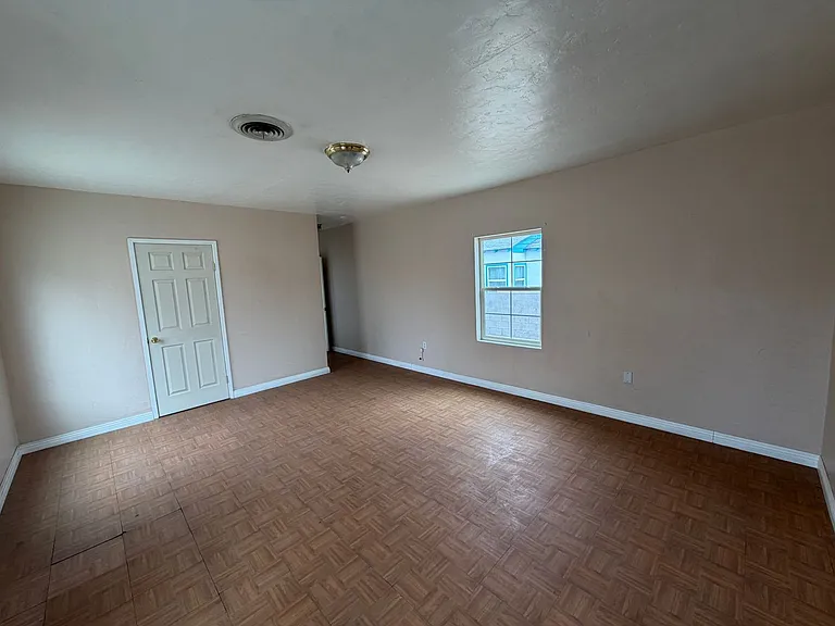 503 California Ave — Photo 17