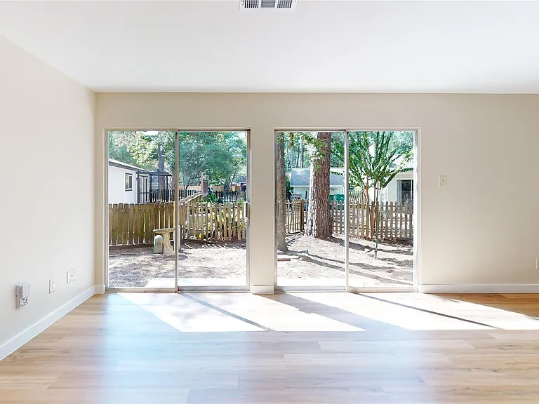 2105 N Red Cedar Cir — Photo 6