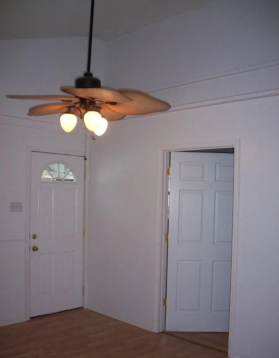 3 bed, 1200 sqft, $1,445 — Photo 1