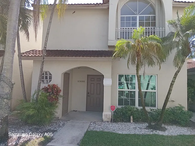 10886 NW 8th St #U-5 — Photo 7