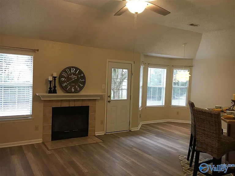 106 Vistawood Ct — Photo 6