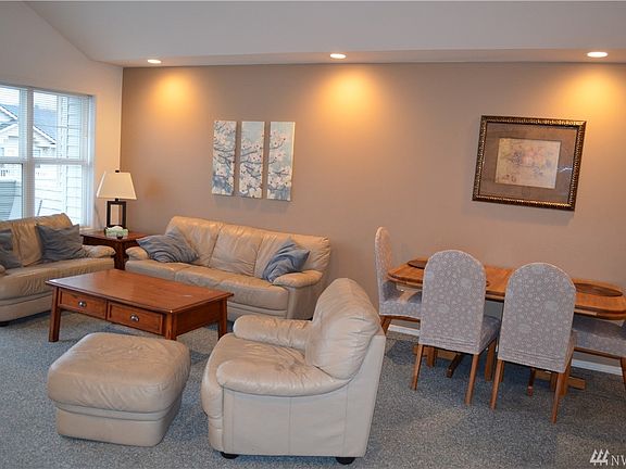 3rd image of 204 Parkway Dr