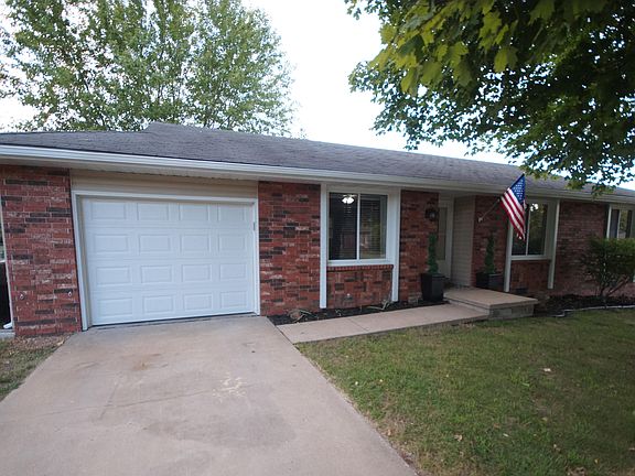 2nd image of 111 N Drenda Ave