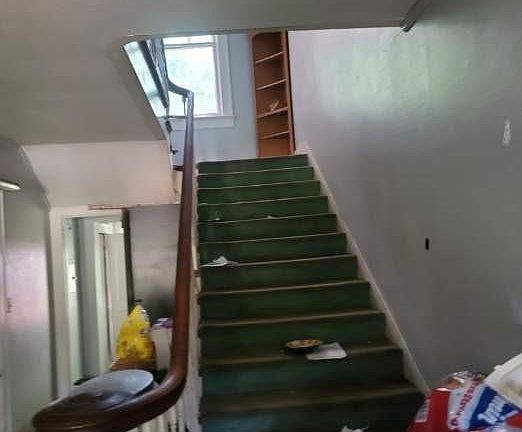 2nd image of 703 W Burleson St