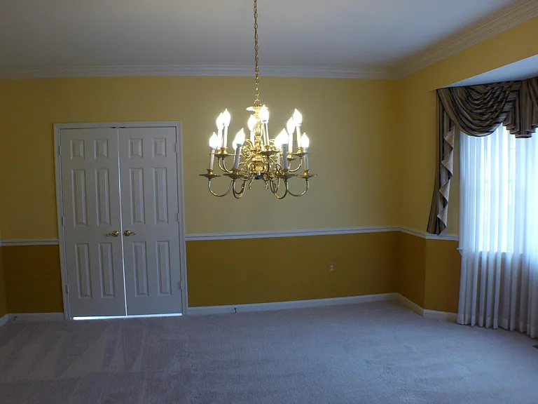 10008 Manor Pl — Photo 7