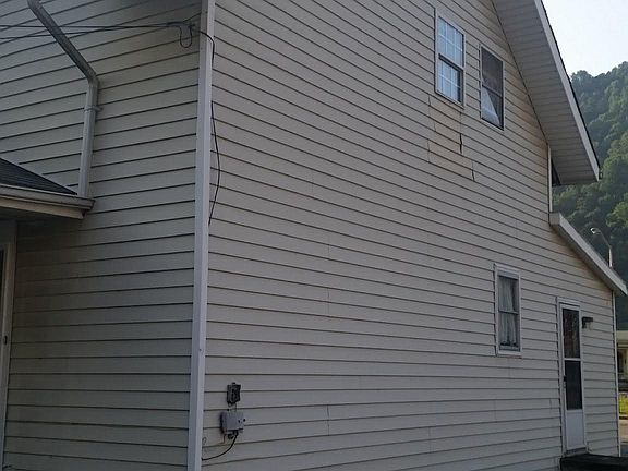 3rd image of 610 1st Ave