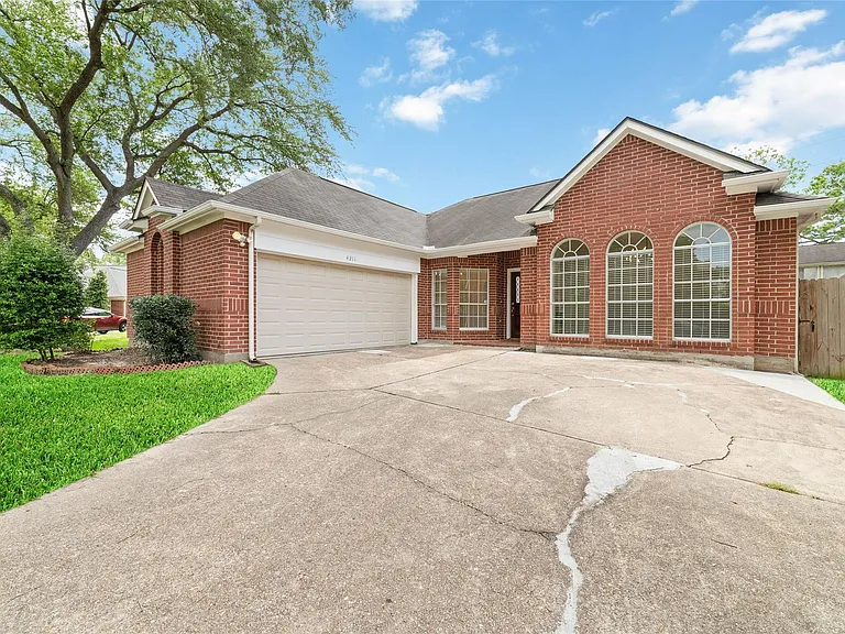 4211 Torrey Creek Ln — Photo 2