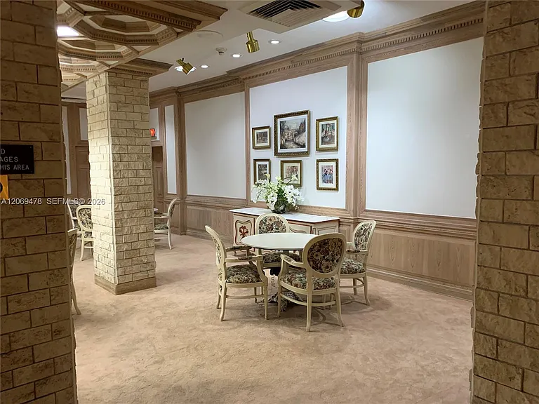 6039 Collins Ave #310 — Photo 31