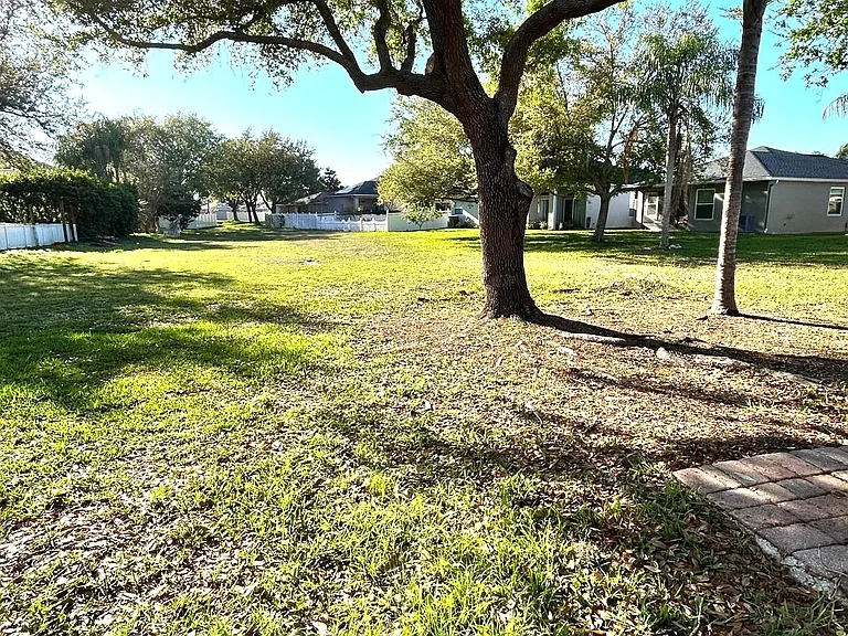 1357 Candy Apple Way — Photo 20