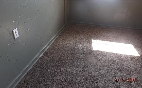 5th image of 631 NW Avenue F