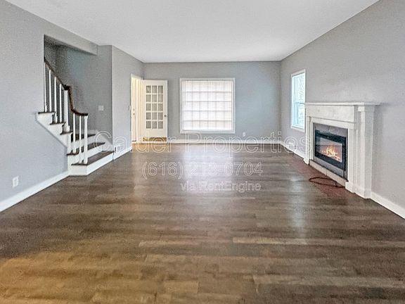 3rd image of 1712 Michigan St NE