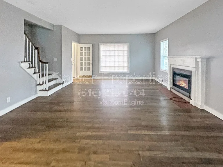 1712 Michigan St NE — Photo 3