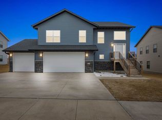 428 Galileo Dr, Riverside, IA 52327