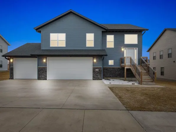 428 Galileo Dr, Riverside, IA 52327