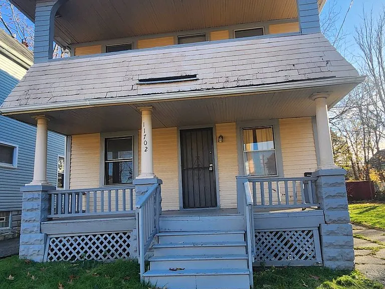 11702 Honeydale Ave — Photo 3