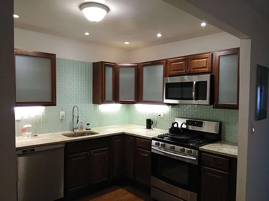 Rented by NYC Living Well Realty LLC | media 24