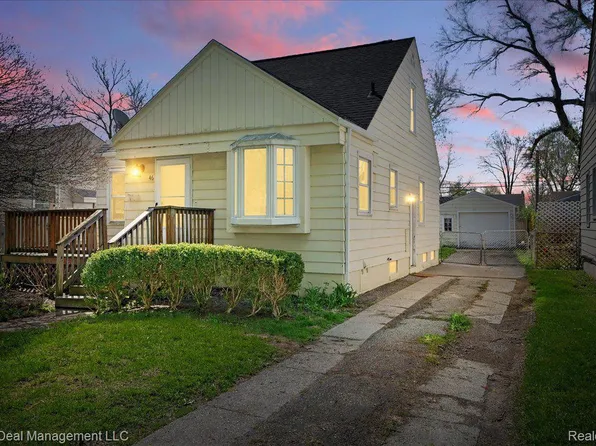 46 E Longfellow Ave, Pontiac, MI 48340