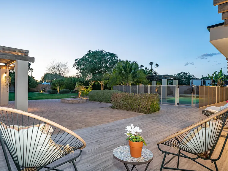 7417 E Paradise Dr — Photo 64