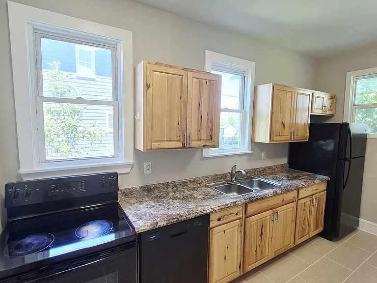 2113 Barton Ave — Photo 15