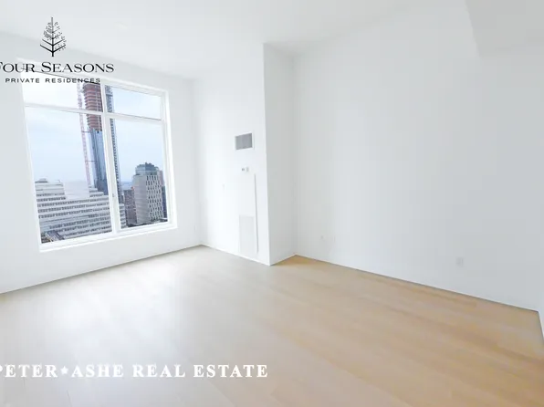 30 Park Place 39D image 2 of 18