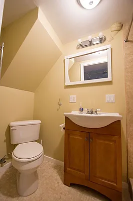 Rented by Rhona Realty | media 22