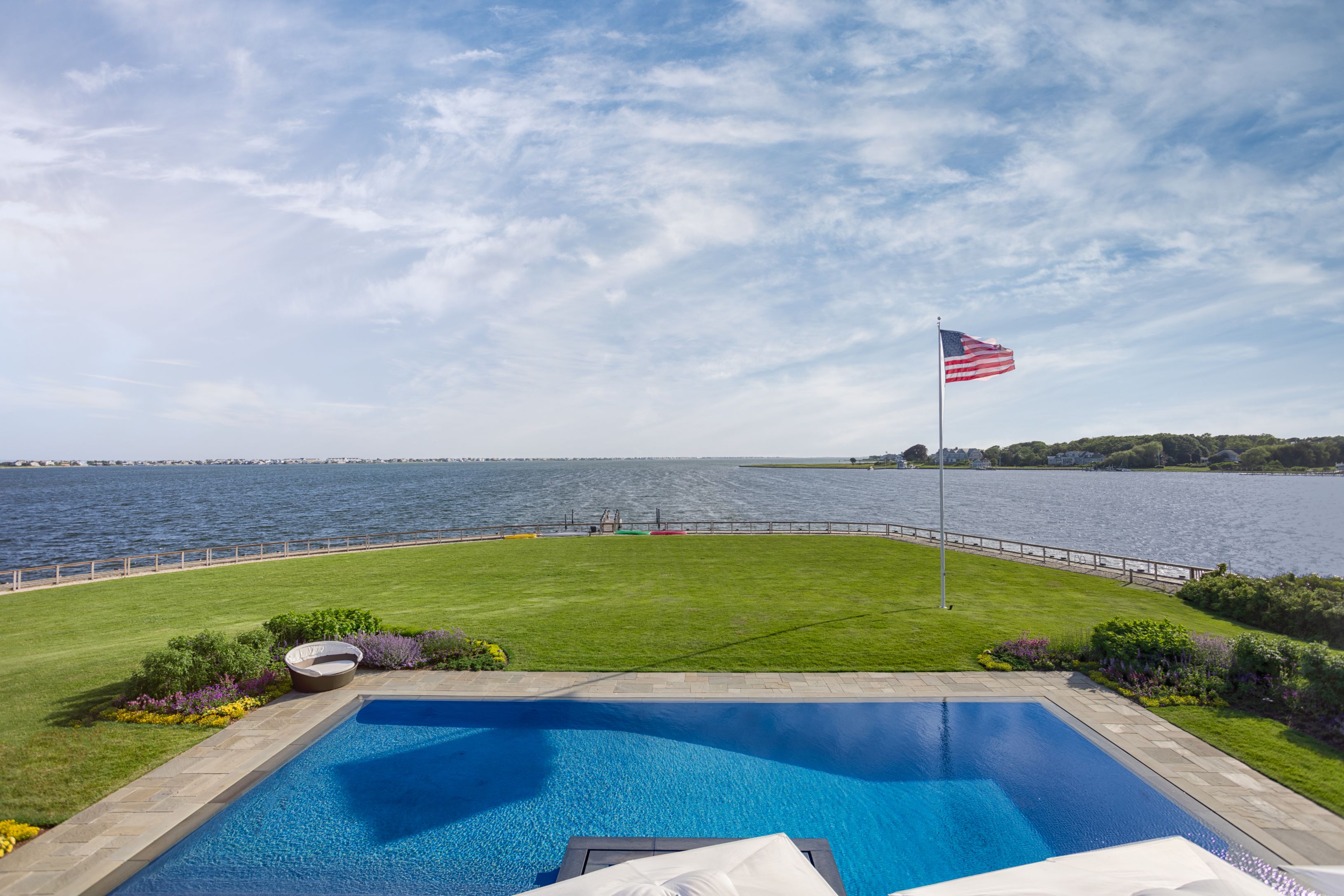 59 Shore Rd, Westhampton, NY 11977 Out East