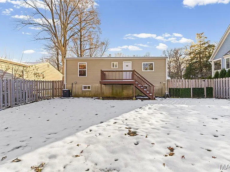 835 N Forest Ave — Photo 10