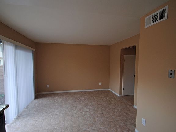 4th image of 1701 N Willow Woods Dr #D