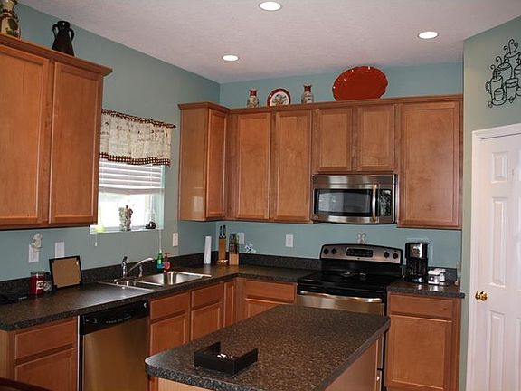 3rd image of 1597 Blue Grass Blvd