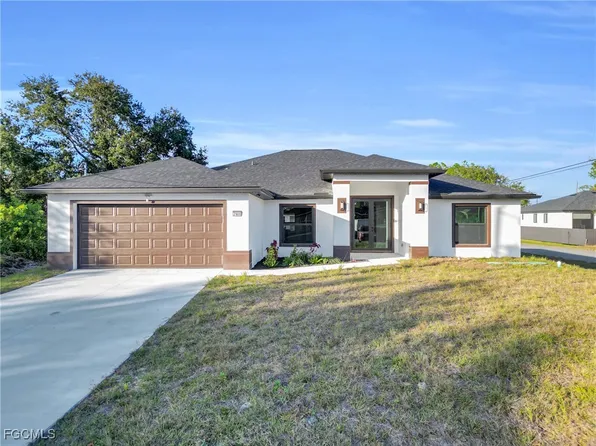 2900 3rd St SW, Lehigh Acres, FL 33976